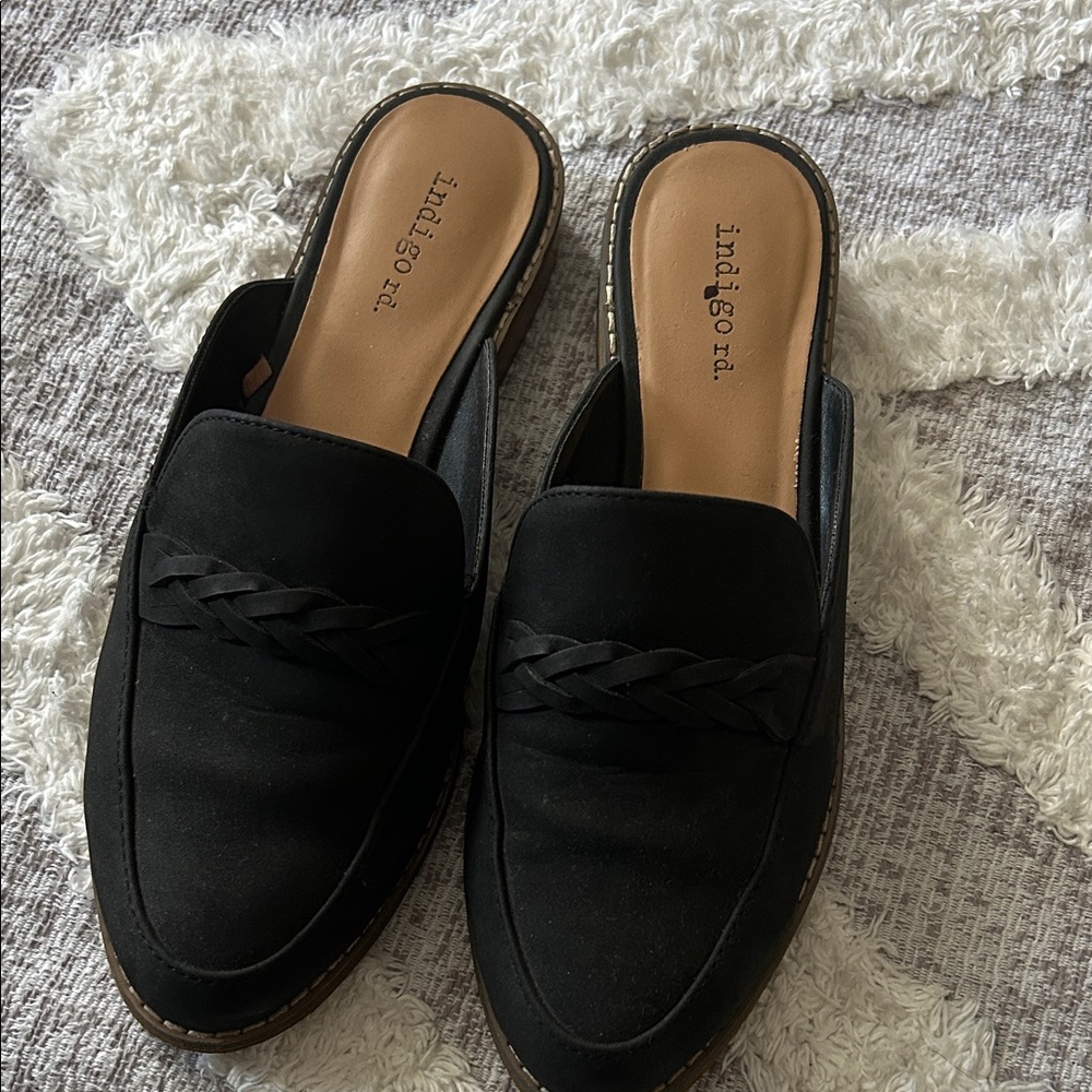 Indigo Women's Black Braided Mules